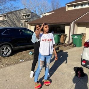 Meet your Posher, Zaraha